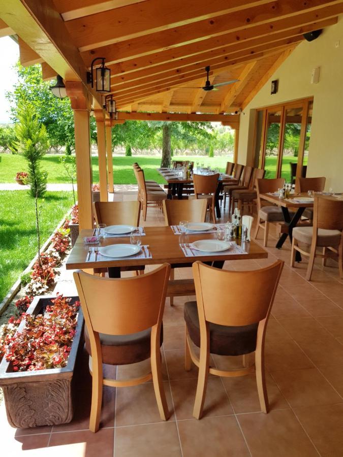 Lazar Winery Tourism B&B Rosoman Exteriör bild