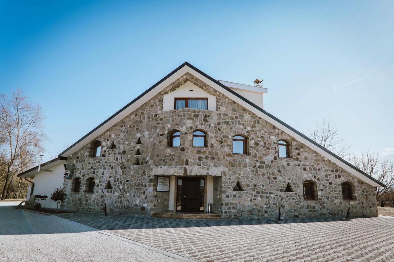 Lazar Winery Tourism B&B Rosoman Exteriör bild